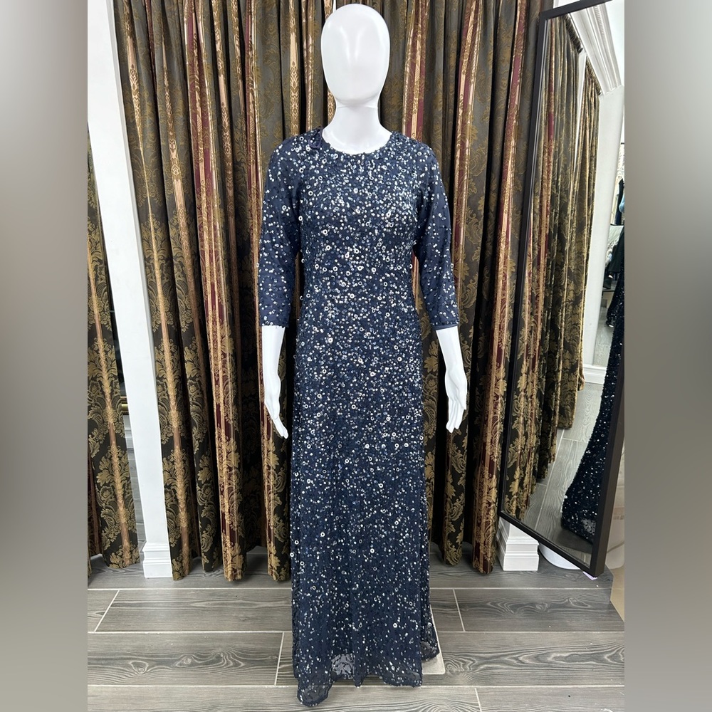 Adrianna Papell
Sequined long Sleeve Gown